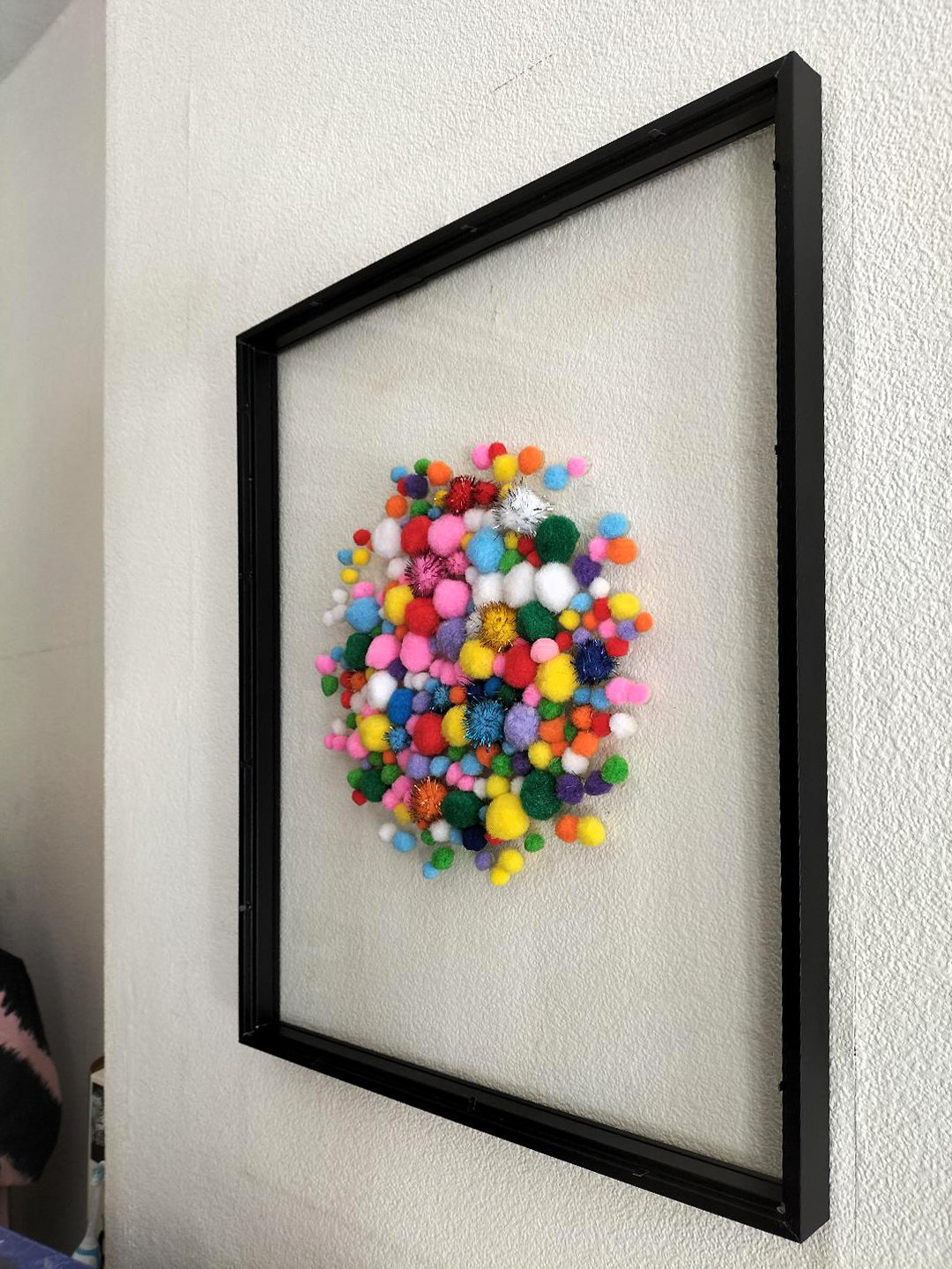 Pom Pom Circle Image 2