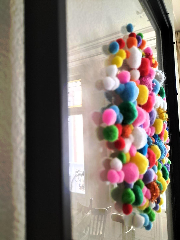 Pom Pom Circle Image 1