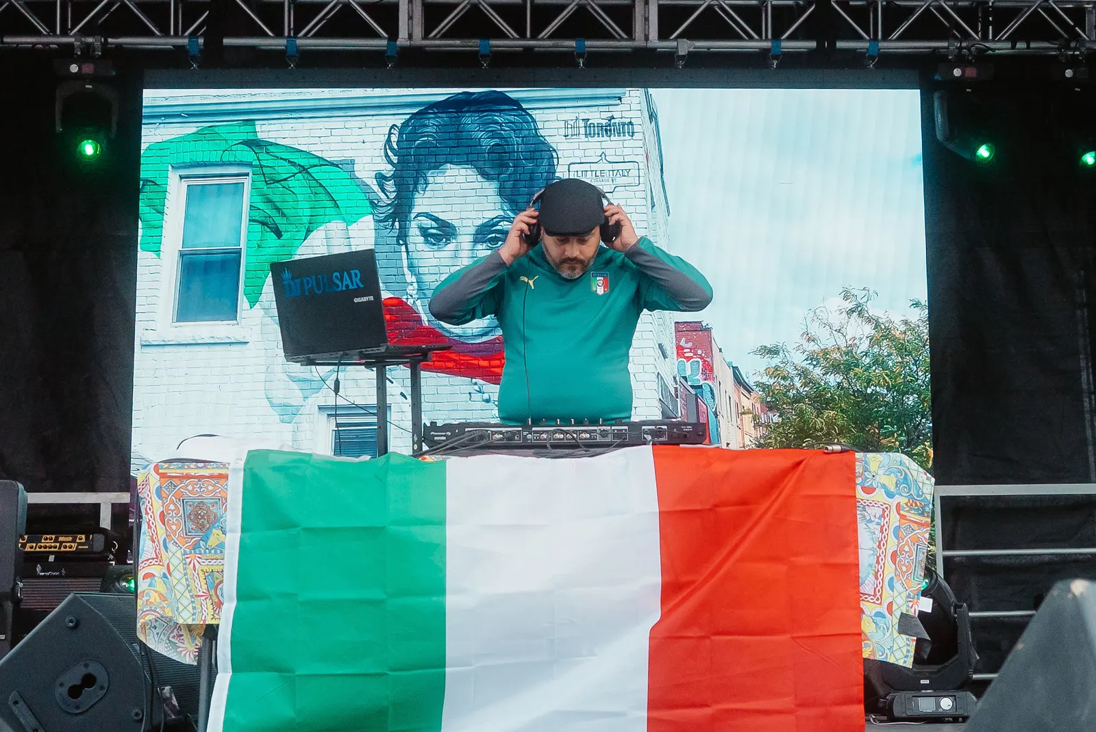 copy-of-mainstage-toli-1