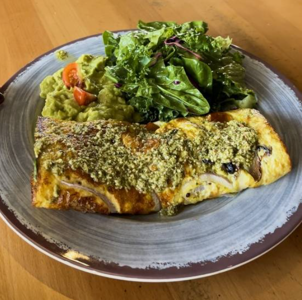 Vegetarian Hippie Omelet with Organic Eggs Spinach and Pesto – Gluten Free Brunch | Living Green Cafe Fort Lauderdale