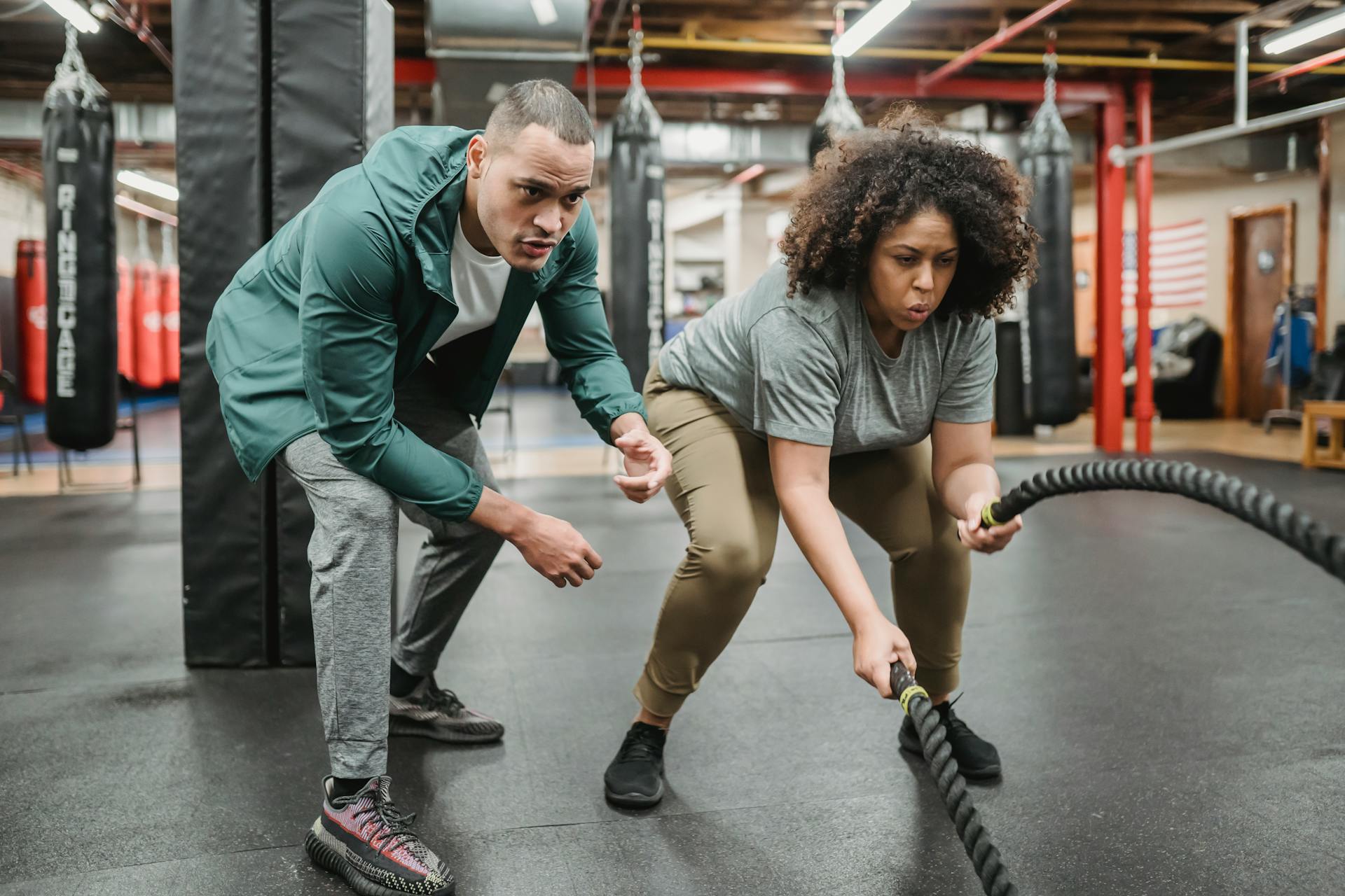 Working With a Weight Loss Coach: Goals, Progress Tracking, Consistency