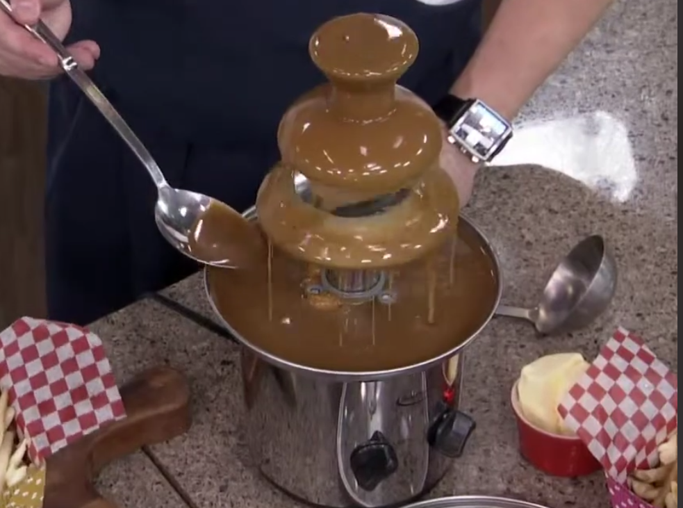 Poutine fountain