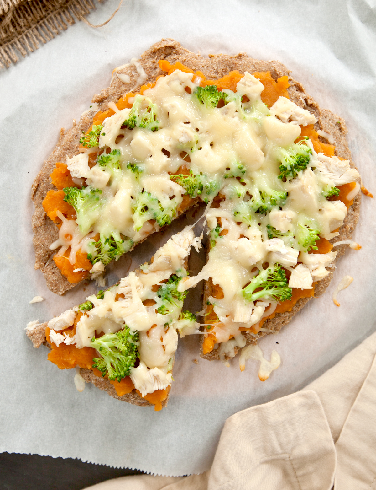 Chicken and broccoli pizza Image