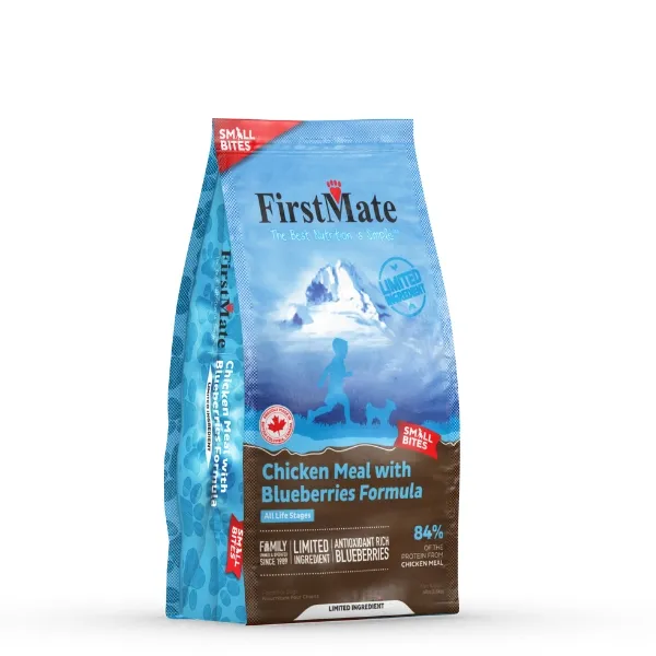 FirstMate Chicken Meal with Blueberry Formula Small Bites Image