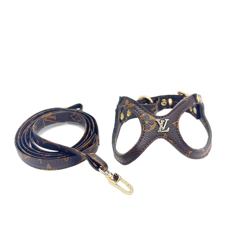 LV Harness with Leash  Image 4