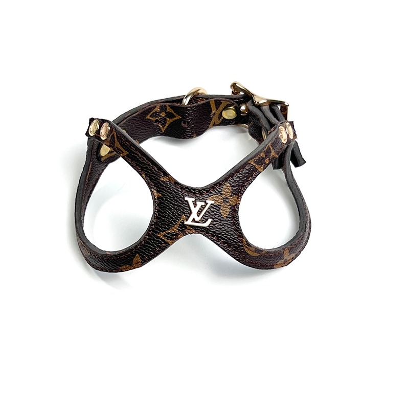 LV Harness with Leash  Image 3