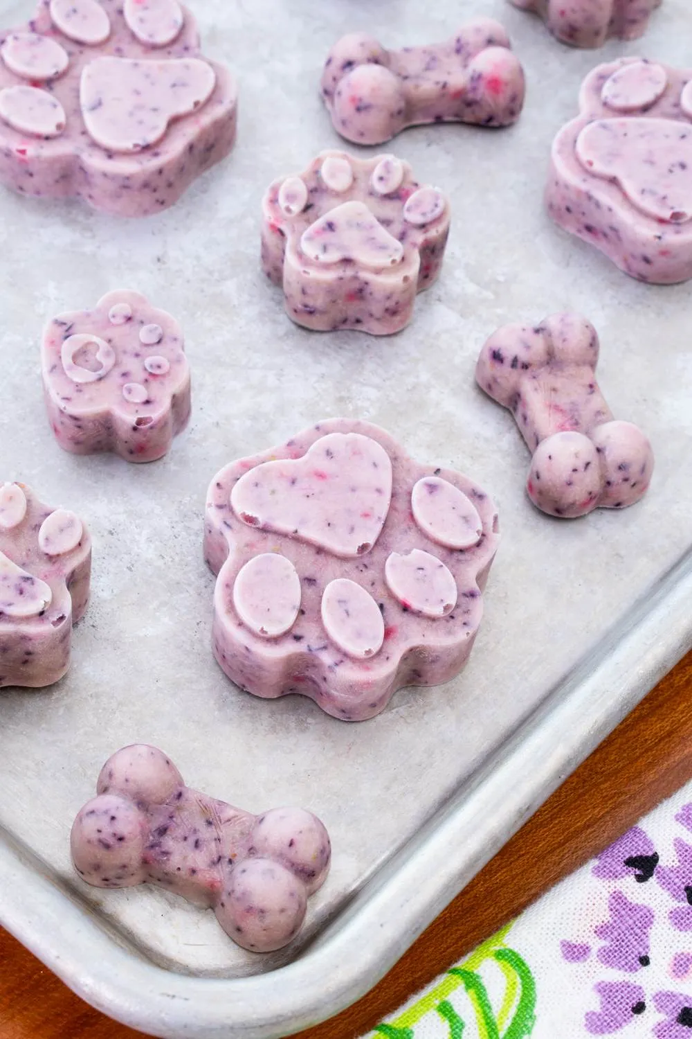 Frozen Berry-Banana Dog Treats Image