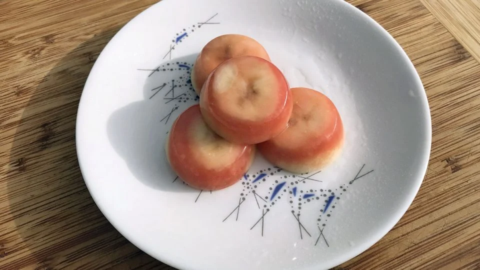 Frozen banana bites Image