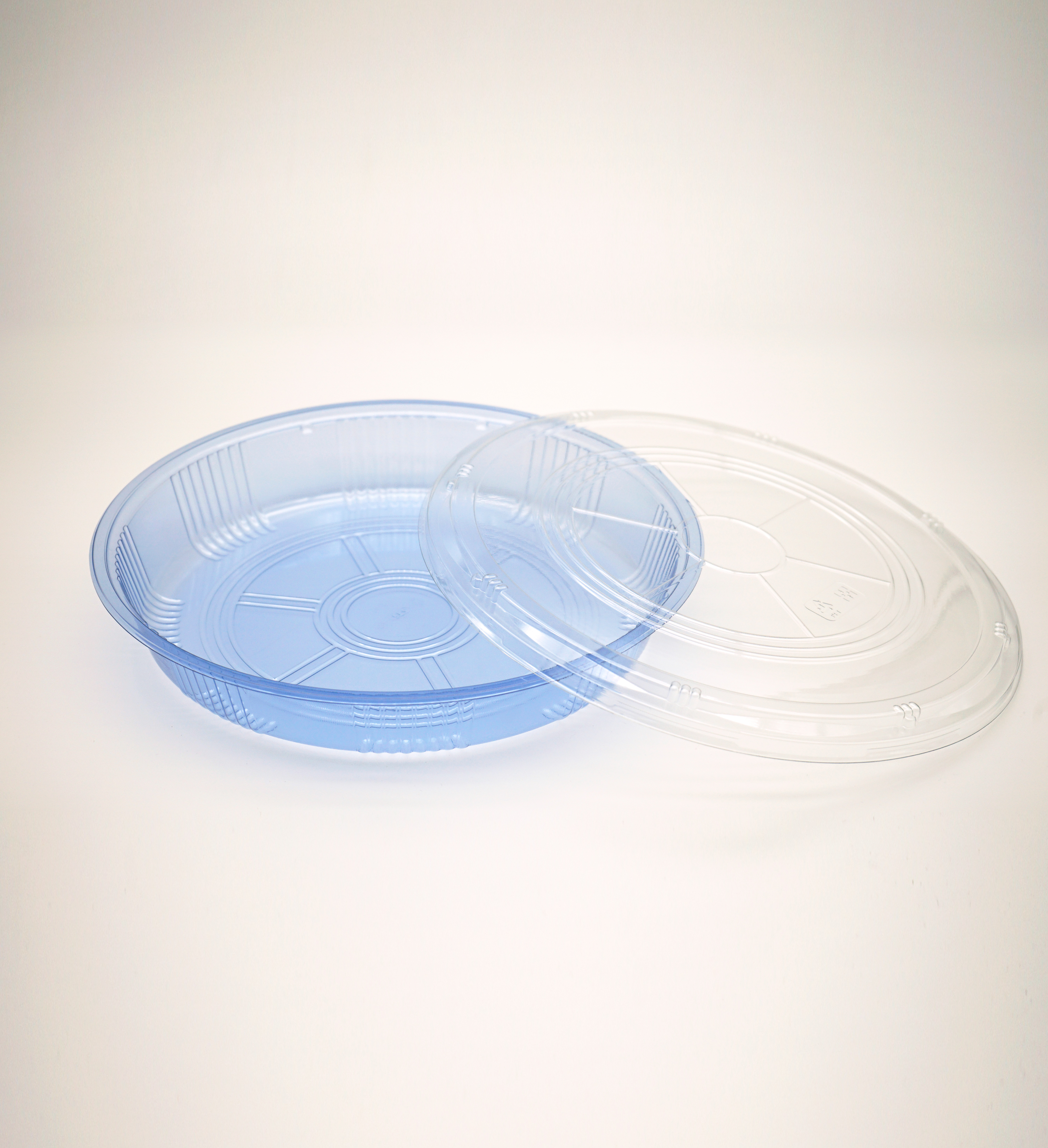 Blue PET Round Sushi Party Tray with Lid Image 1