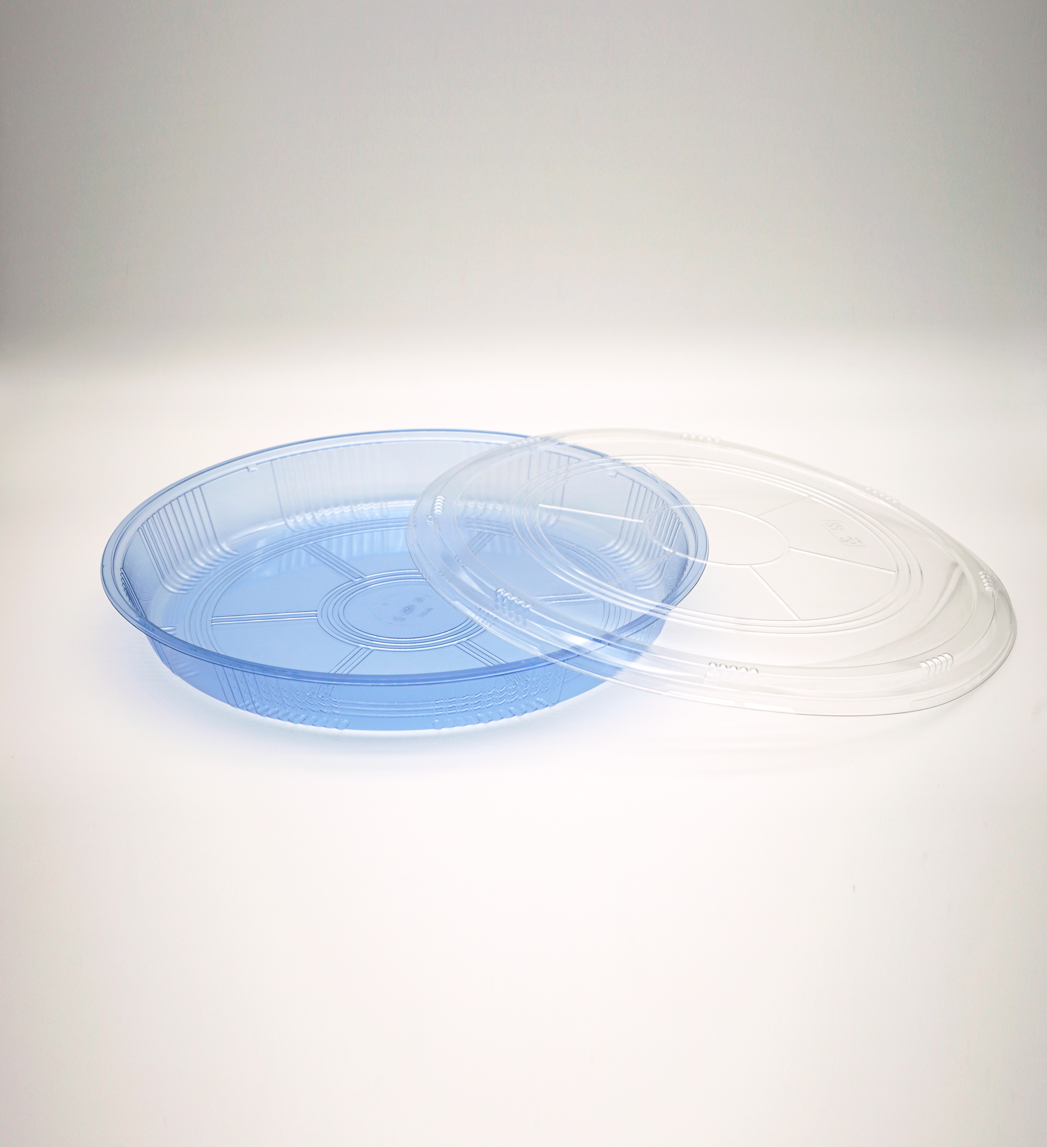 Blue PET Round Sushi Party Tray with Lid Image 1