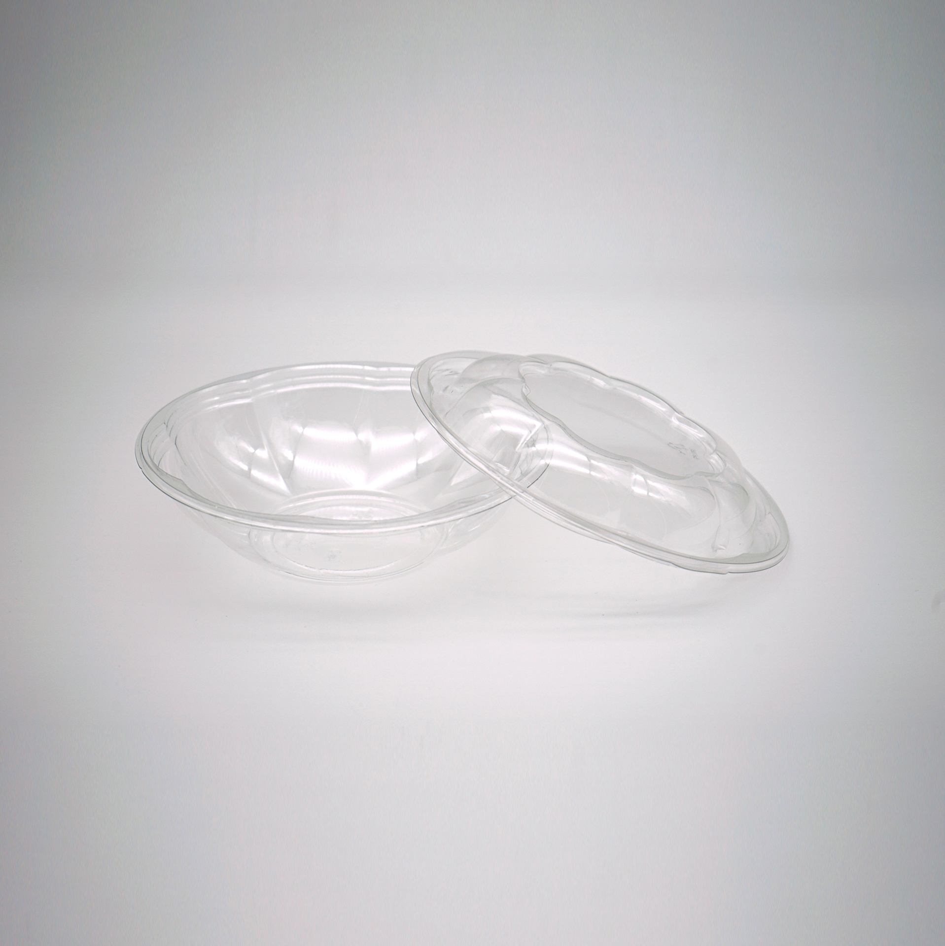 Clear Plastic Salad Bowl - 18oz Image 1