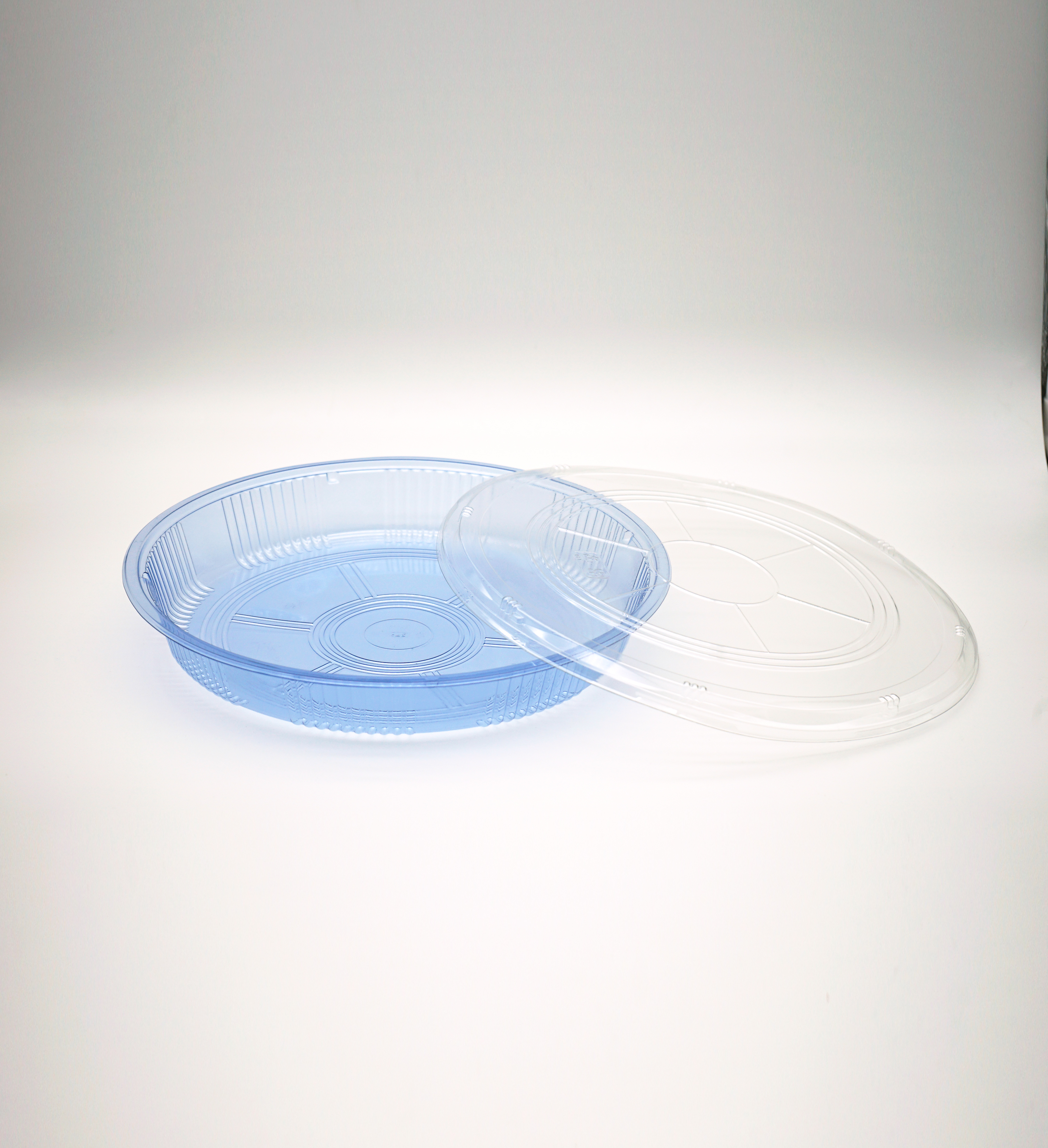 Blue PET Round Sushi Party Tray with Lid Image 1