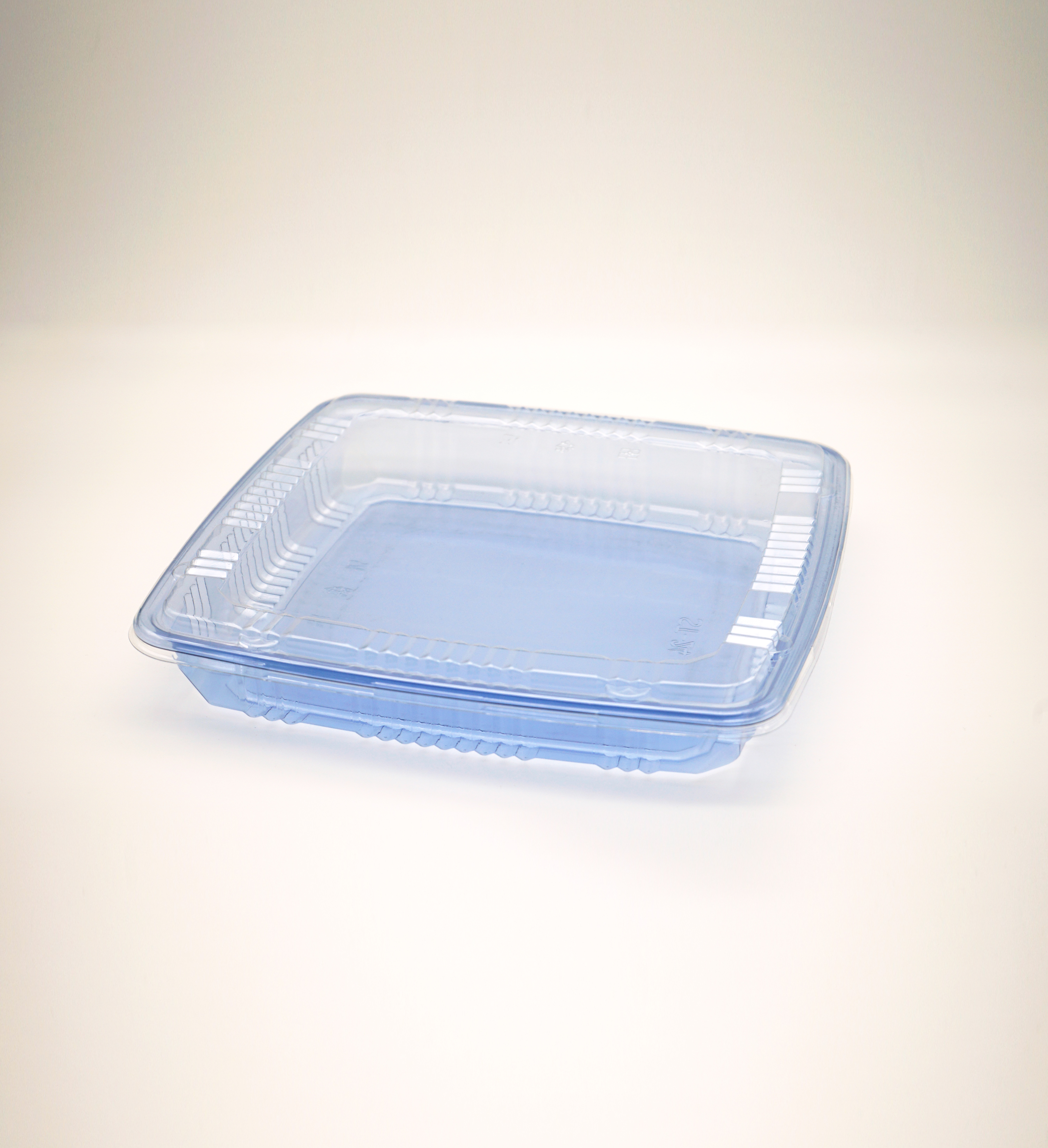 Blue PET Square Sushi Party Tray with Lid Image 0