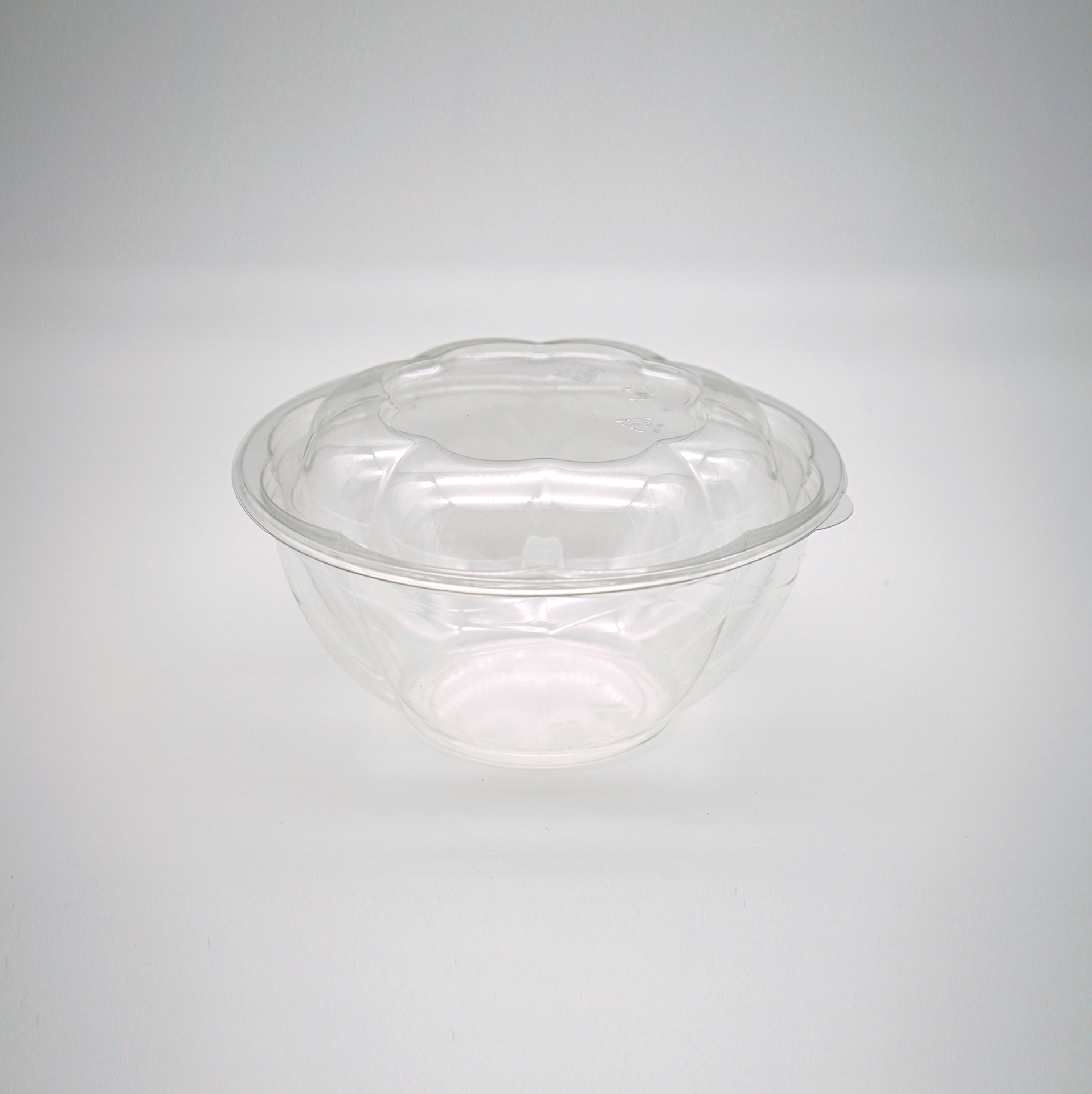 Clear Plastic Salad Bowl - 32oz Image 0